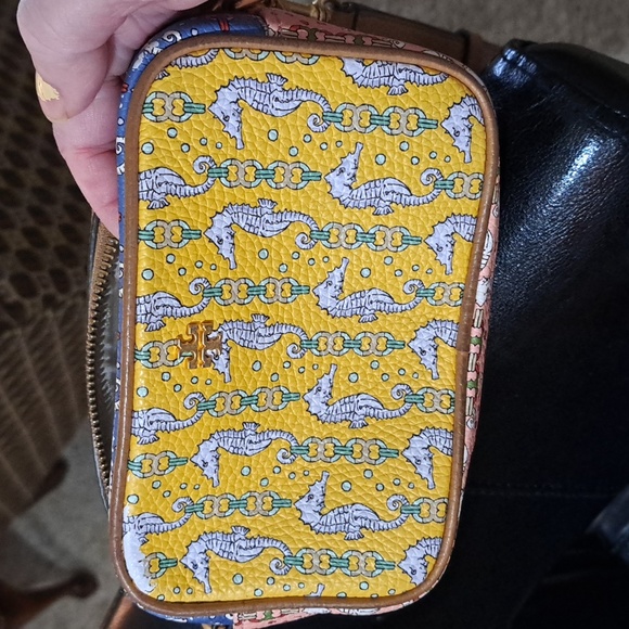 Tory burch limited edition Perry seahorse mini camera crossbody - used - Picture 9 of 9
